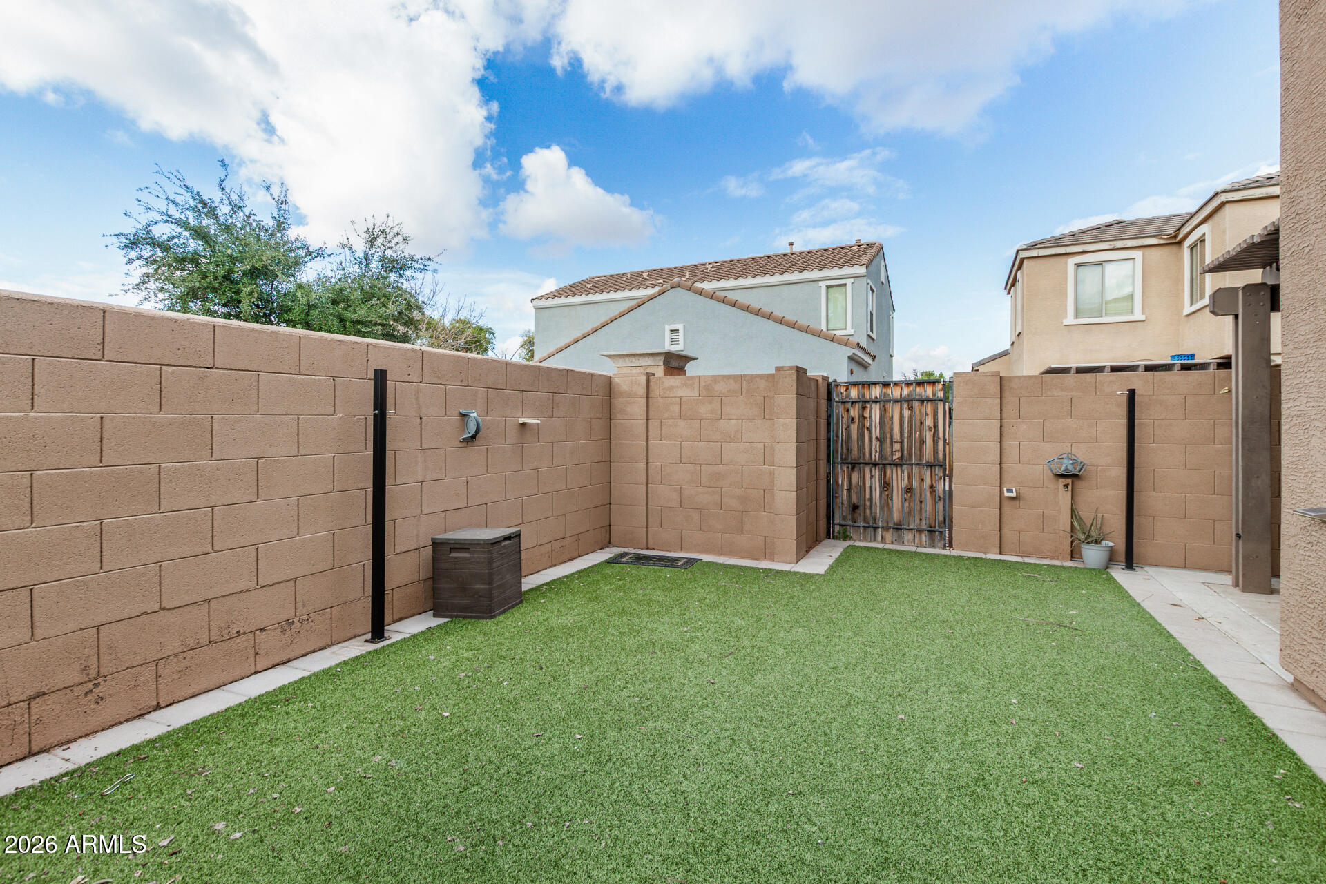 1784 South Seton Avenue Gilbert, AZ 85295 - Photo 21 of 27 a view of a backyard
