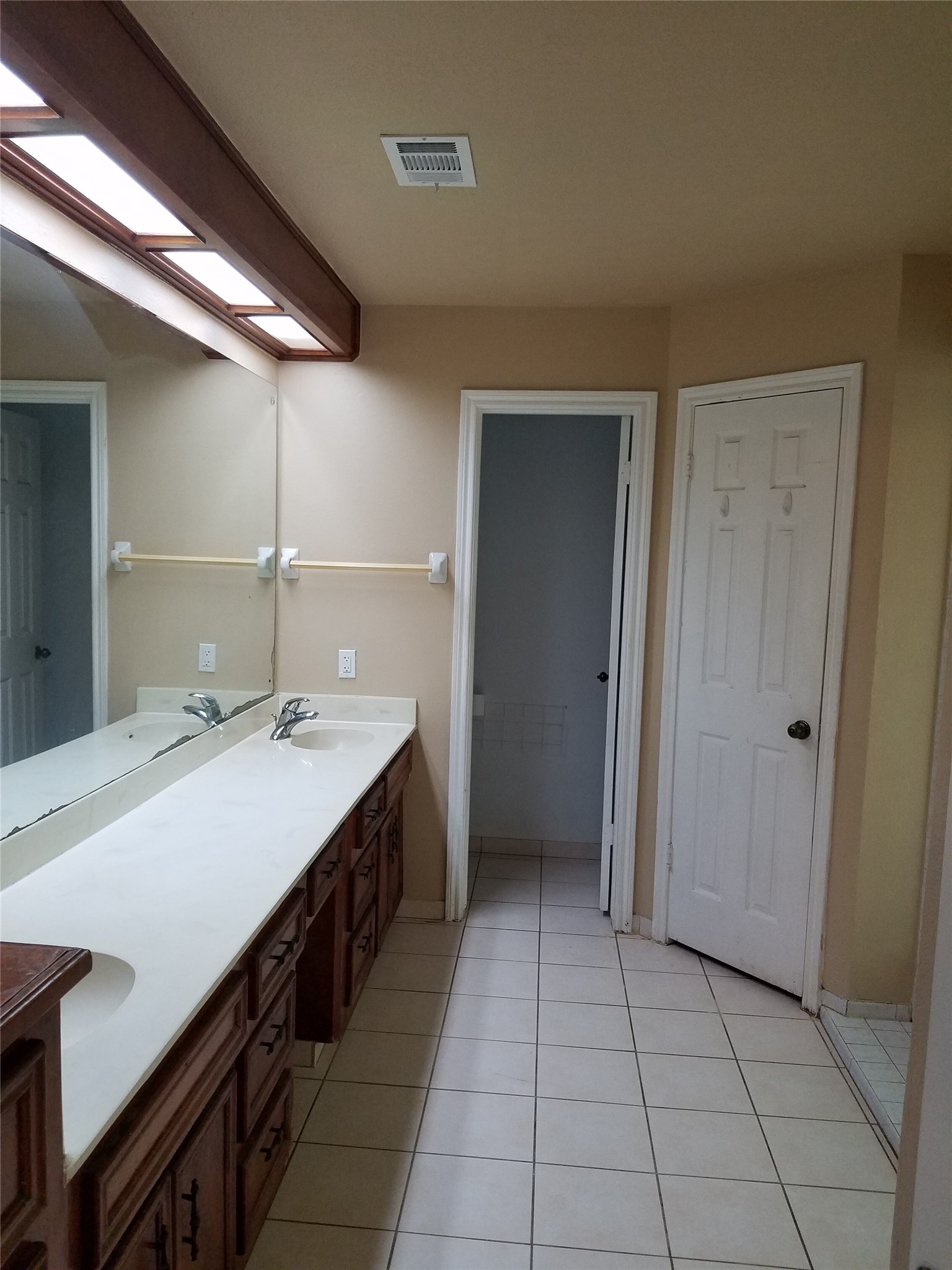 15526 Rio Plaza Drive Houston, TX 77083 - Photo 11 of 36