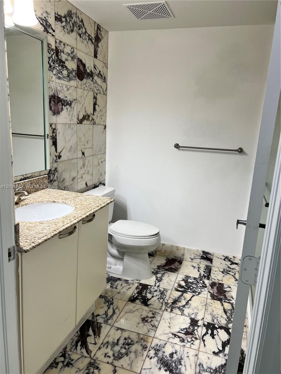 2101 Brickell Avenue, Unit 3205 Miami, FL 33129 - Photo 28 of 31