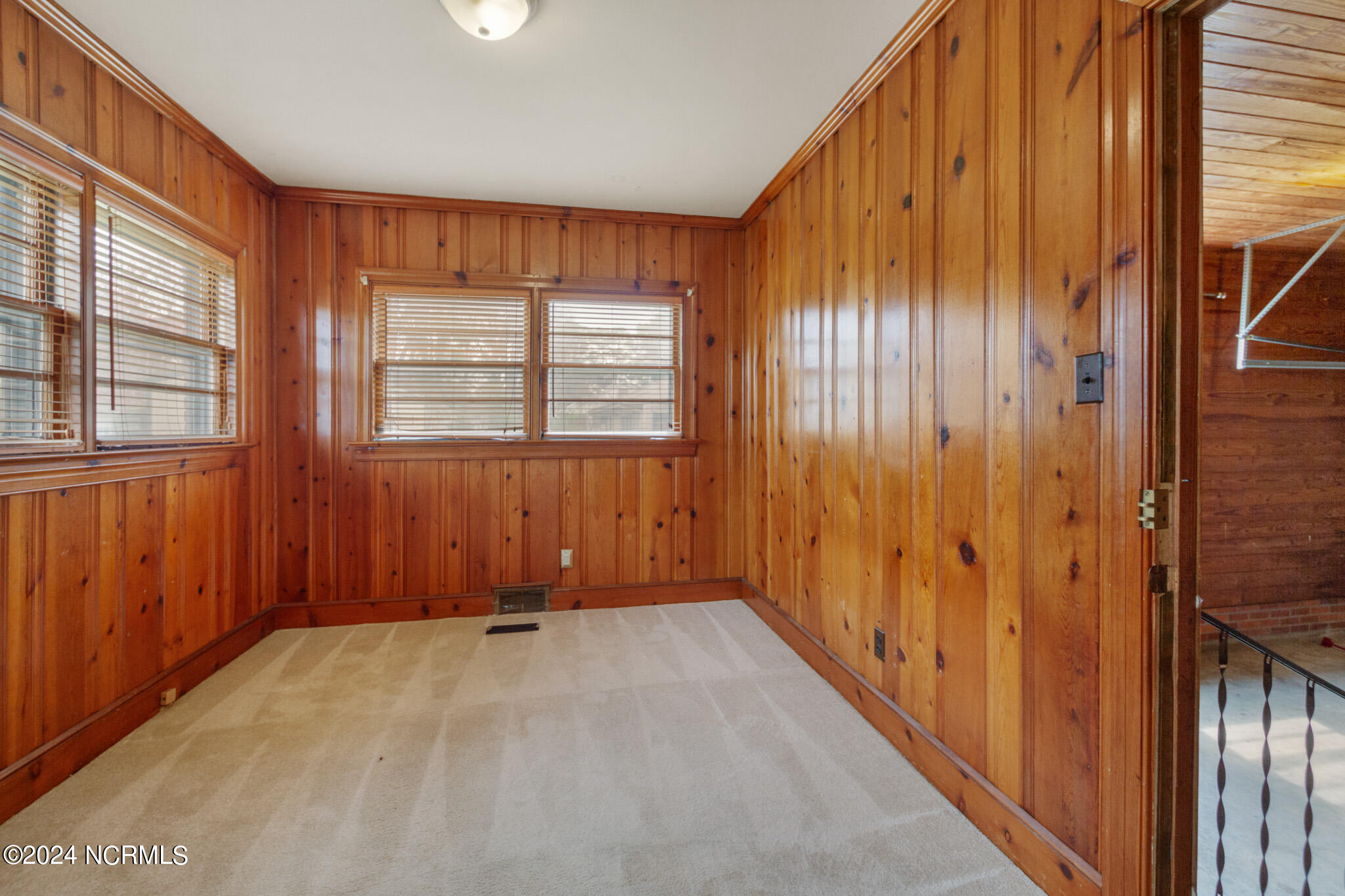 2405 Woodview Road Kinston, NC 28504 - Photo 17 of 33 int (5)