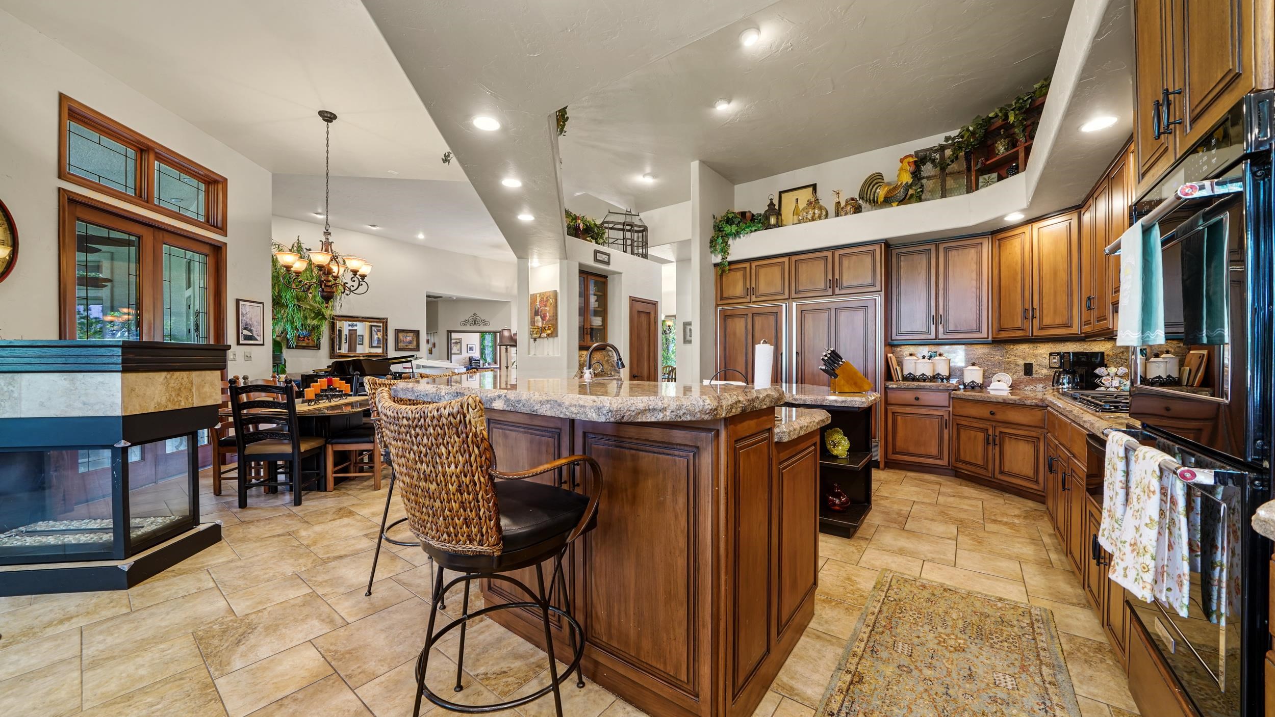 815 25 Road Grand Junction, CO 81505 - Photo 11 of 42 a kitchen with lots of counter top space
