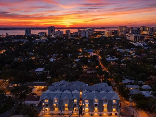 $865,000 | 516 Laurel Park Drive, Sarasota, FL 34236