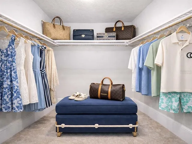 $865,000 | 516 Laurel Park Drive, Sarasota, FL 34236