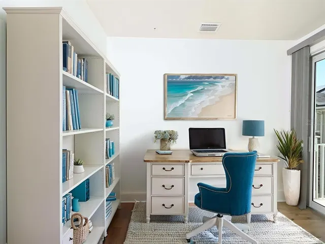 $865,000 | 516 Laurel Park Drive, Sarasota, FL 34236