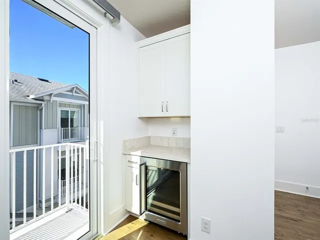 $865,000 | 516 Laurel Park Drive, Sarasota, FL 34236