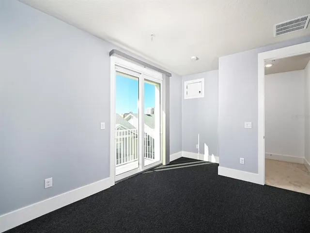 $865,000 | 516 Laurel Park Drive, Sarasota, FL 34236