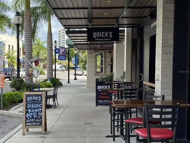 $865,000 | 516 Laurel Park Drive, Sarasota, FL 34236