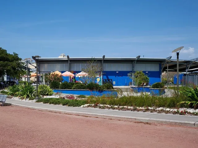 $865,000 | 516 Laurel Park Drive, Sarasota, FL 34236