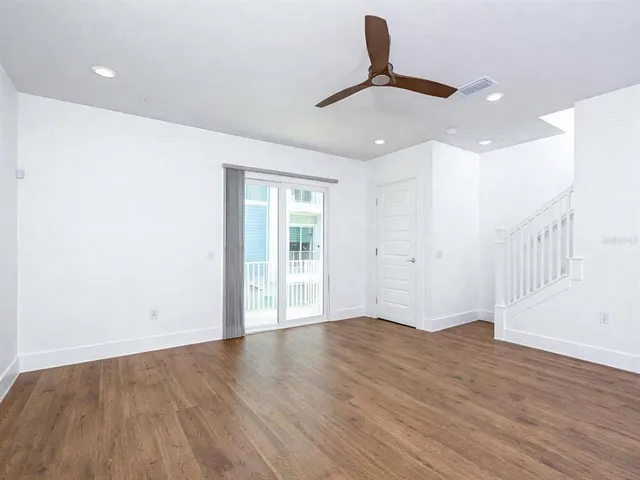 $865,000 | 516 Laurel Park Drive, Sarasota, FL 34236