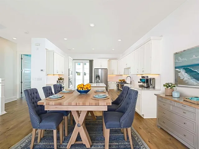 $865,000 | 516 Laurel Park Drive, Sarasota, FL 34236