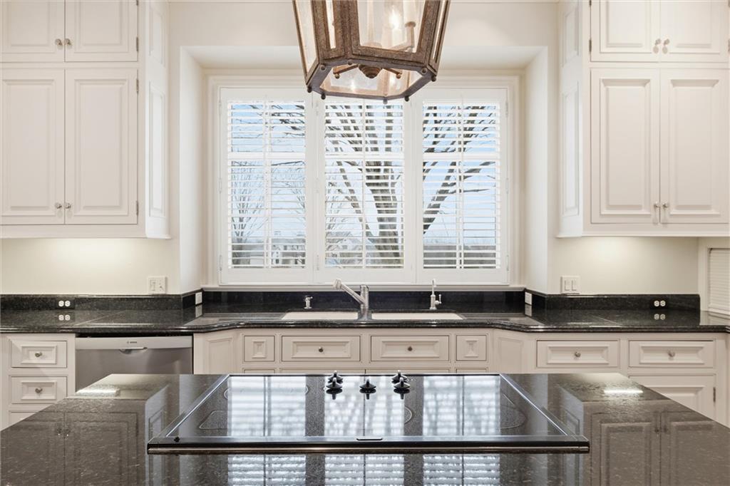 17960 South Bond Street Overland Park, KS 66013 - Photo 13 of 61