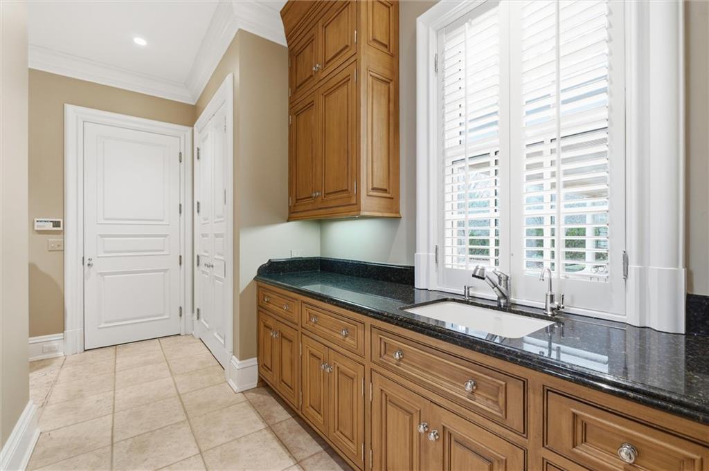 17960 South Bond Street Overland Park, KS 66013 - Photo 18 of 61