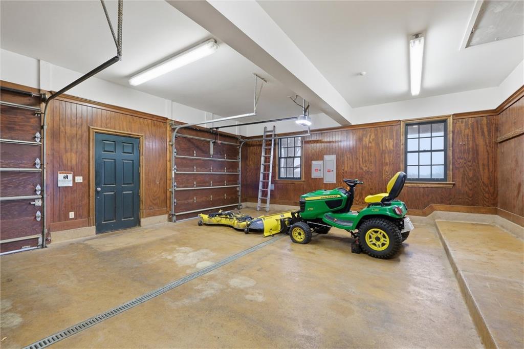 17960 South Bond Street Overland Park, KS 66013 - Photo 43 of 61