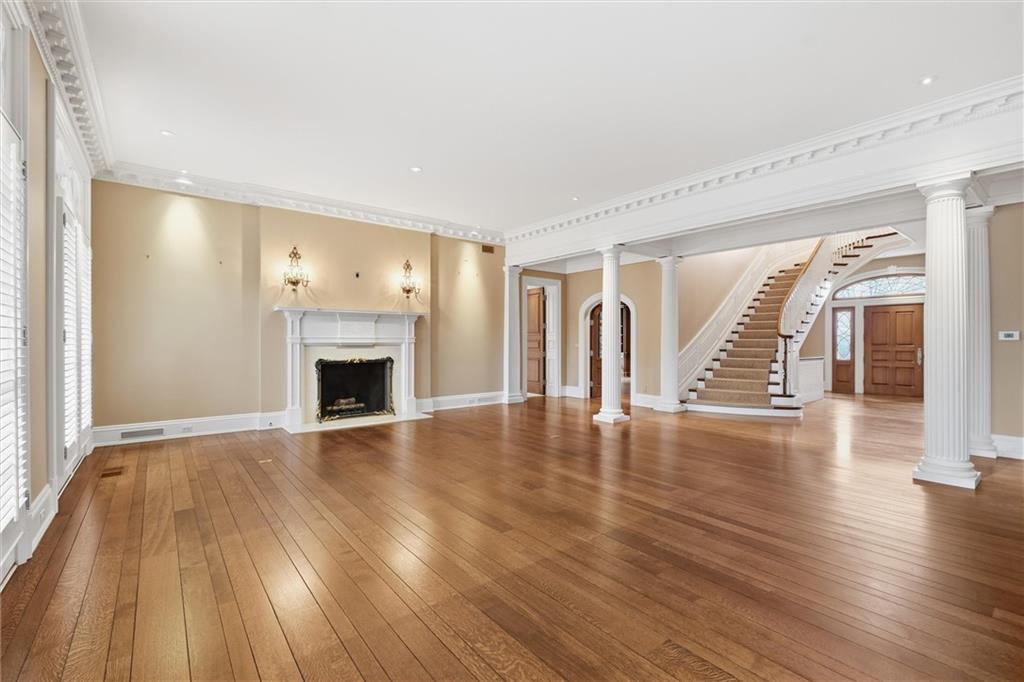 17960 South Bond Street Overland Park, KS 66013 - Photo 8 of 61