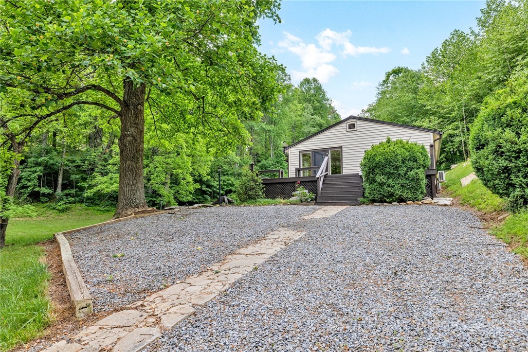 7 Legra Road Grassy Creek, NC 28631 - Photo 35 of 36