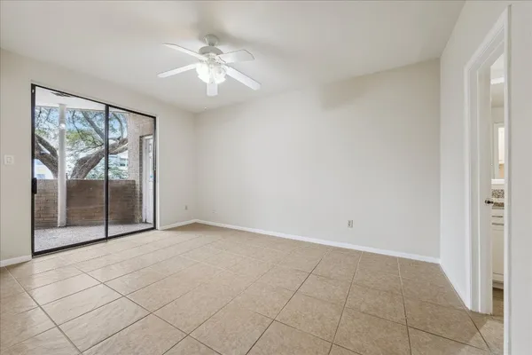$249,000 | 5220 Weslayan Street, Unit 109, Houston, TX 77005