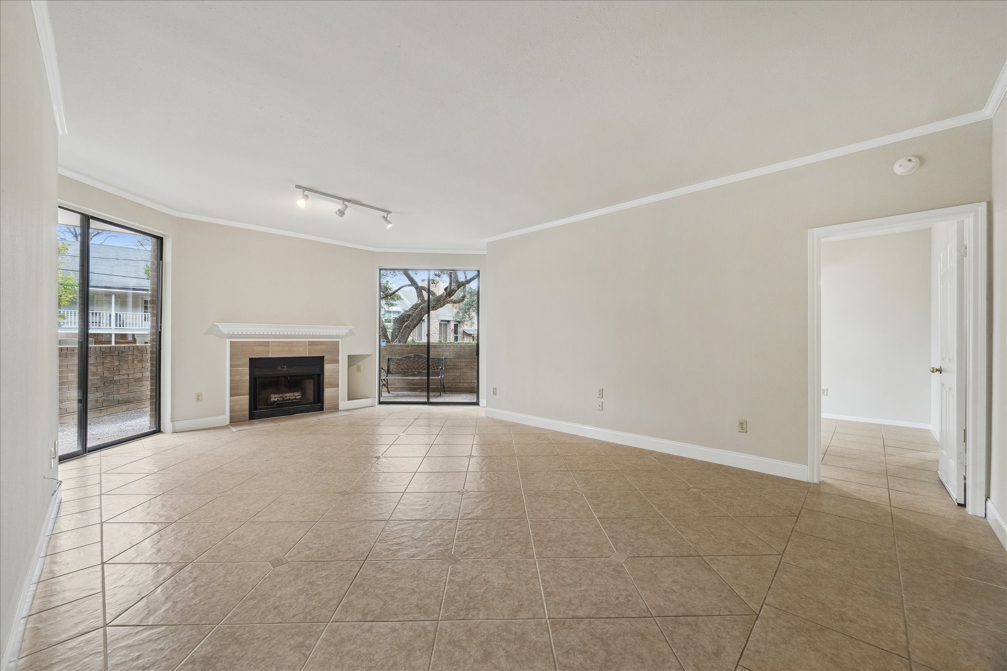 5220 Weslayan Street, Unit 109 Houston, TX 77005 - Photo 10 of 21