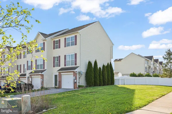 $225,000 | 1242 Ledge Drive, York, PA 17408