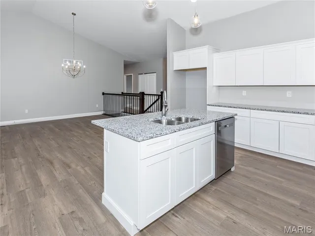 $479,900 | 2923 Kehrswood Court, Maryville, IL 62062