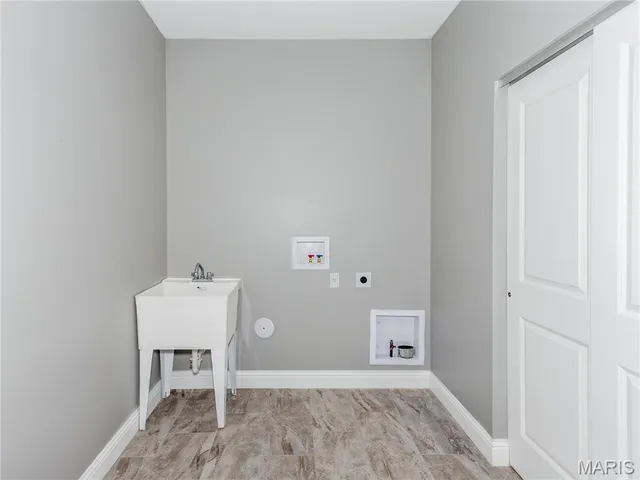 $479,900 | 2923 Kehrswood Court, Maryville, IL 62062