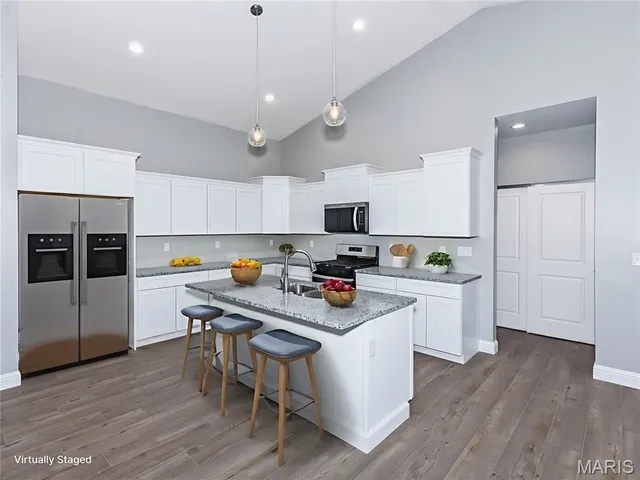 $479,900 | 2923 Kehrswood Court, Maryville, IL 62062