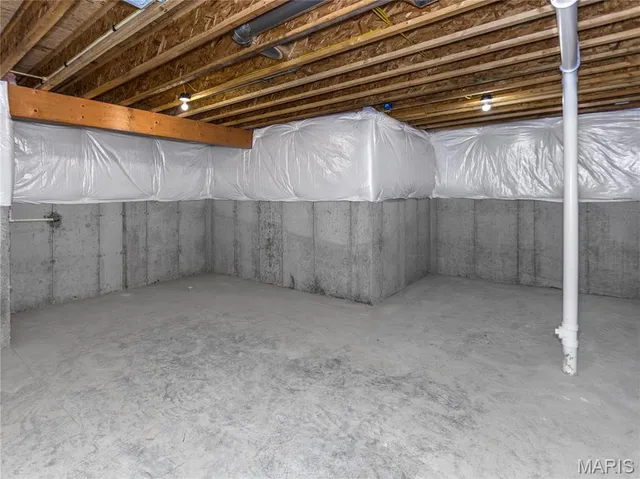 $479,900 | 2923 Kehrswood Court, Maryville, IL 62062