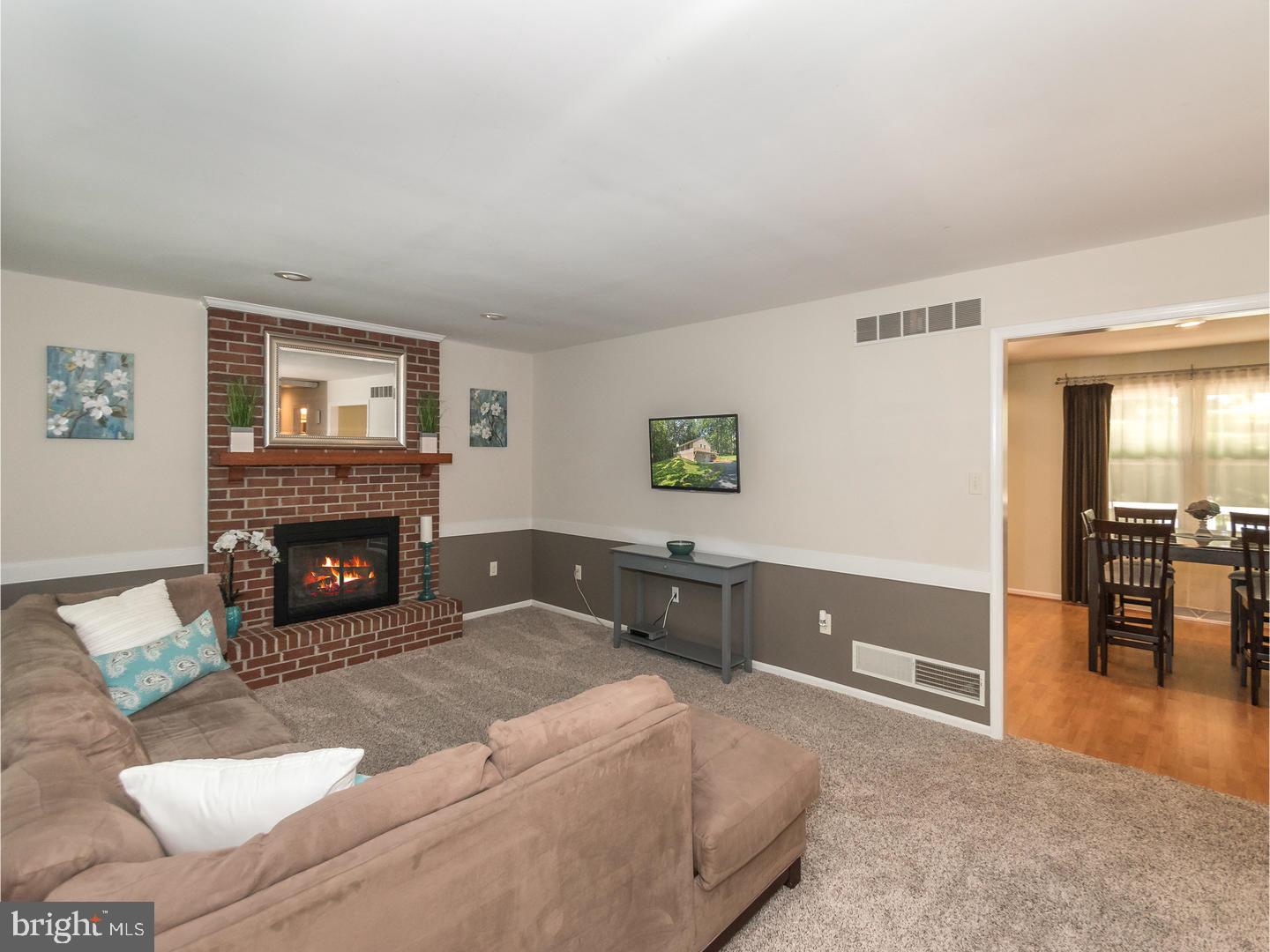 115 Den Road Lincoln University, PA 19352 - Photo 6 of 25 Living Room