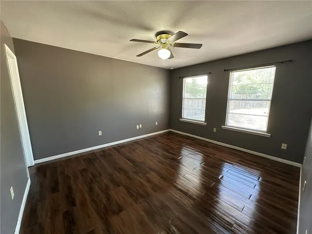 $1,795 | 406 East Bayview Boulevard, Portland, TX 78374