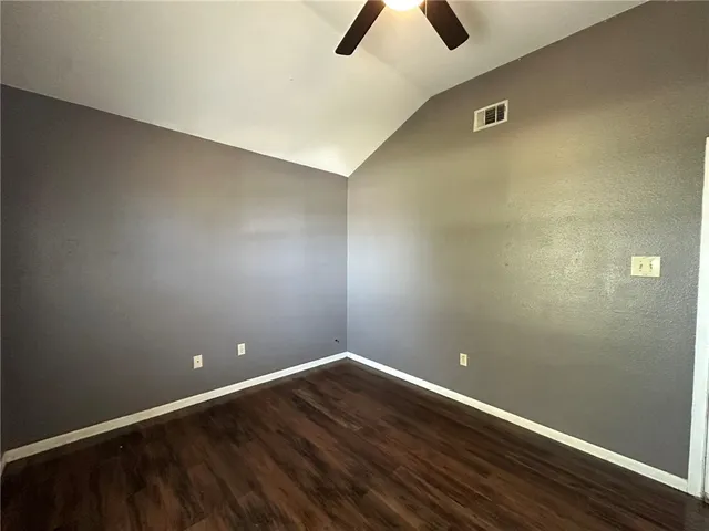 $1,795 | 406 East Bayview Boulevard, Portland, TX 78374