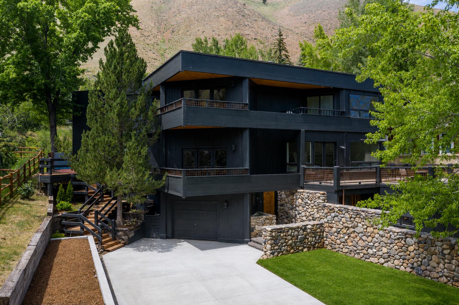 208 Georginia Road