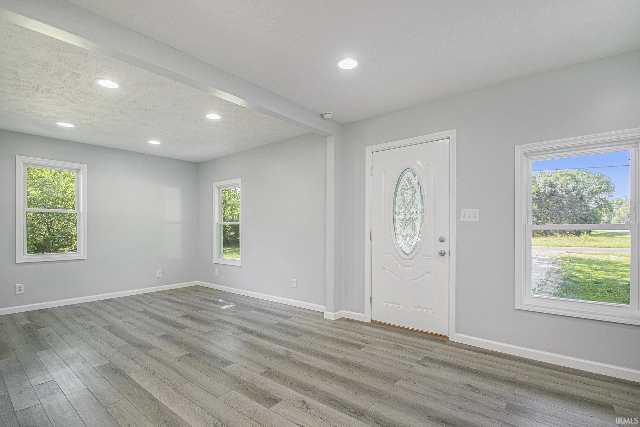 10991 Ireland Road Mishawaka, IN 46544 - Photo 7 of 33