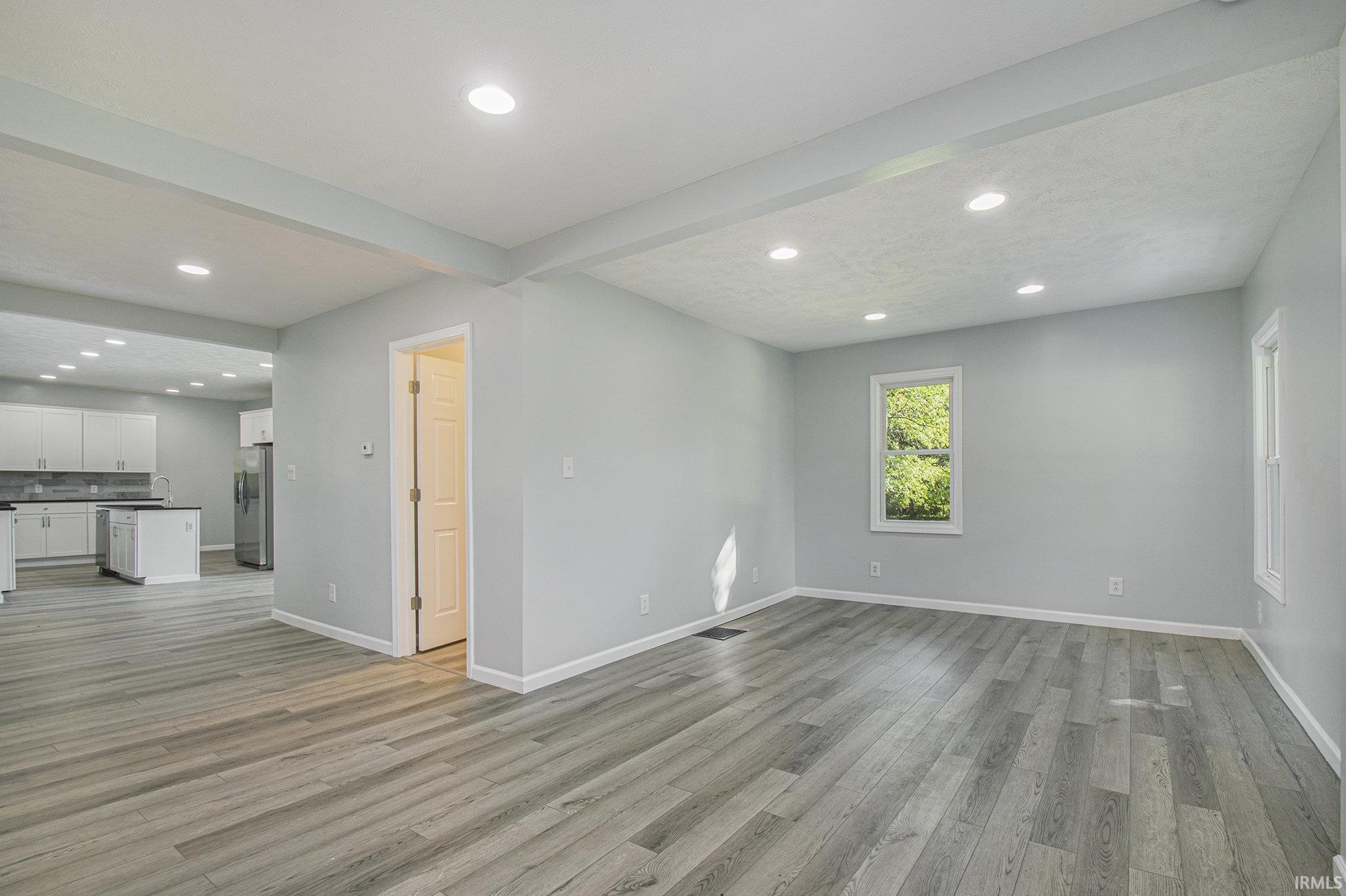 10991 Ireland Road Mishawaka, IN 46544 - Photo 8 of 33