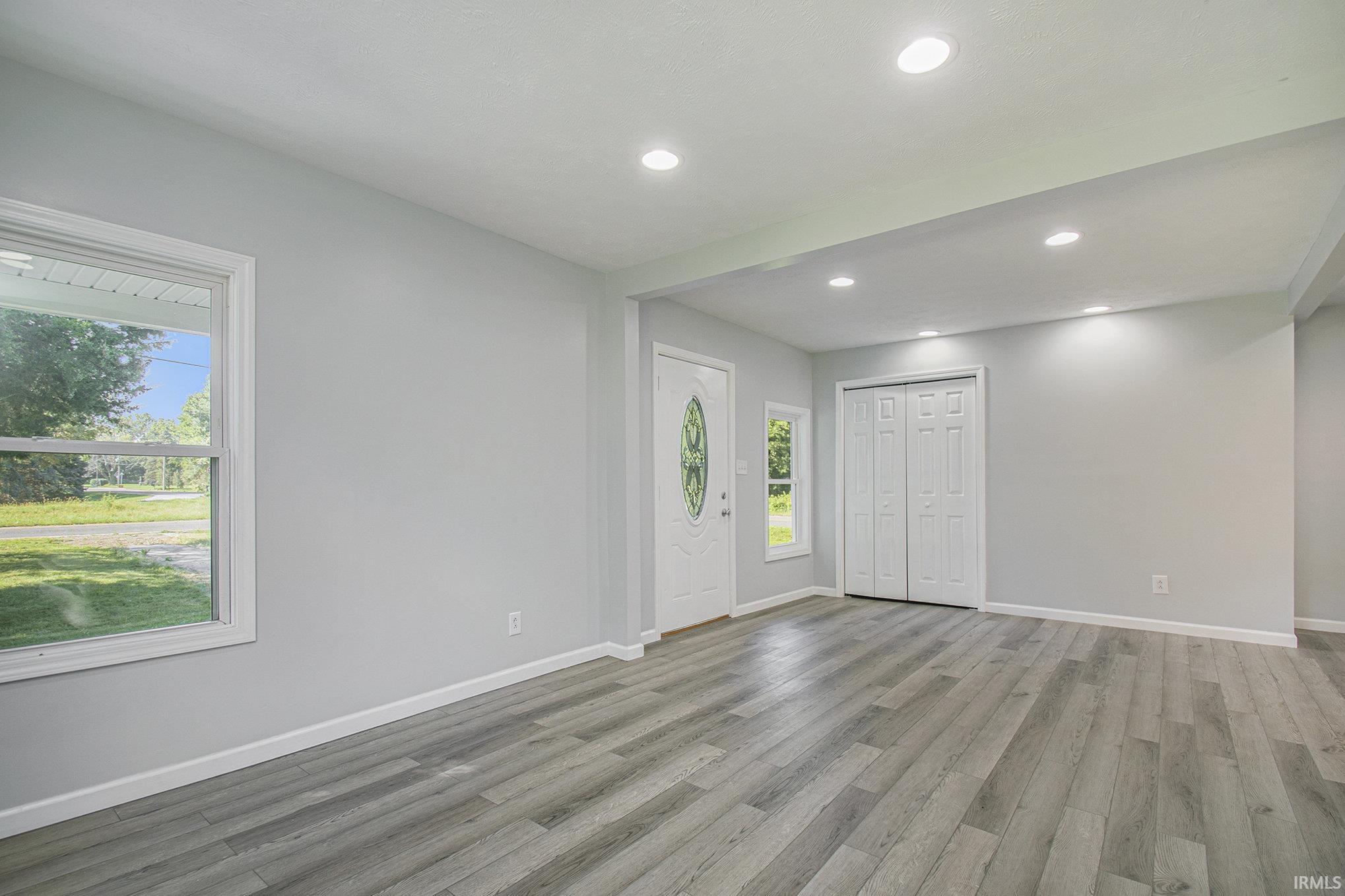 10991 Ireland Road Mishawaka, IN 46544 - Photo 9 of 33