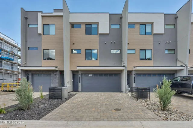 $3,200 | 150 Rissone Lane, Reno, NV 89503