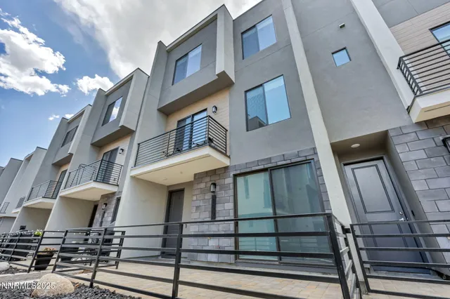 $3,200 | 150 Rissone Lane, Reno, NV 89503