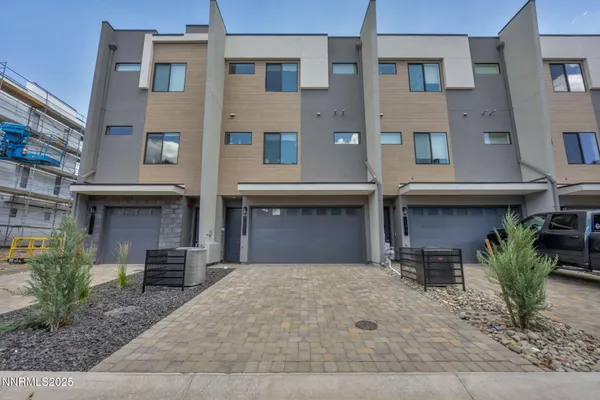 $3,200 | 150 Rissone Lane, Reno, NV 89503