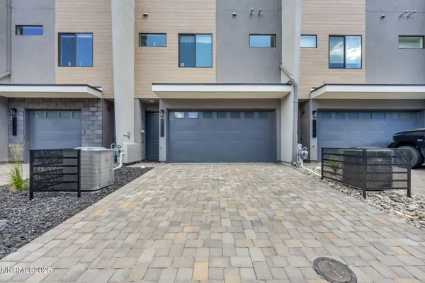 $3,200 | 150 Rissone Lane, Reno, NV 89503