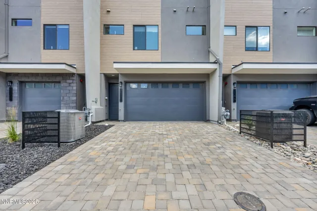 $3,200 | 150 Rissone Lane, Reno, NV 89503