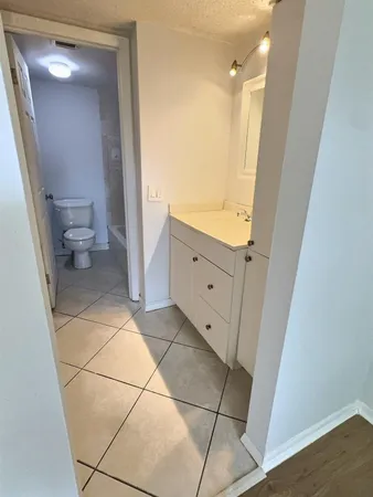 $1,700 | 1100 Northwest 87th Avenue, Unit 208, Coral Springs, FL 33071