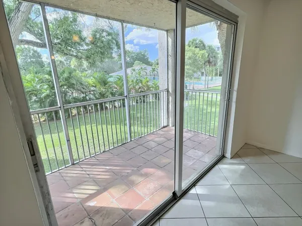 $1,700 | 1100 Northwest 87th Avenue, Unit 208, Coral Springs, FL 33071