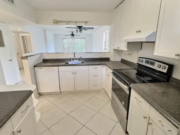 $1,700 | 1100 Northwest 87th Avenue, Unit 208, Coral Springs, FL 33071