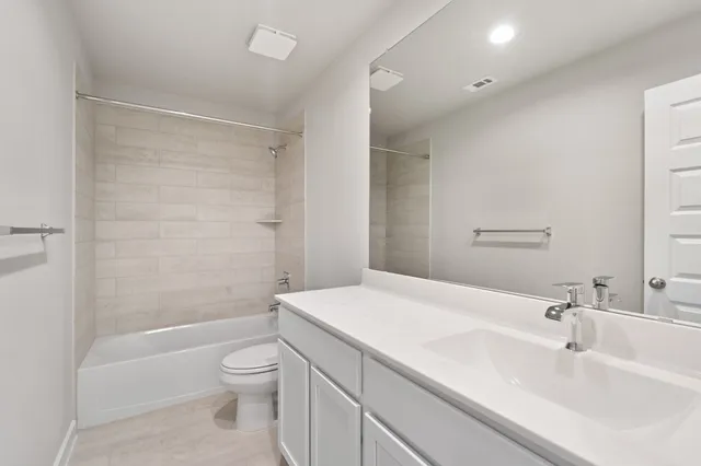 a view of empty room with windows