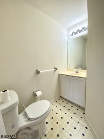 $3,250 | 373 Stonehenge Drive, Phillipsburg, NJ 08865
