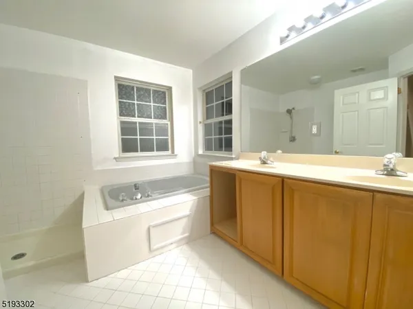 $3,250 | 373 Stonehenge Drive, Phillipsburg, NJ 08865