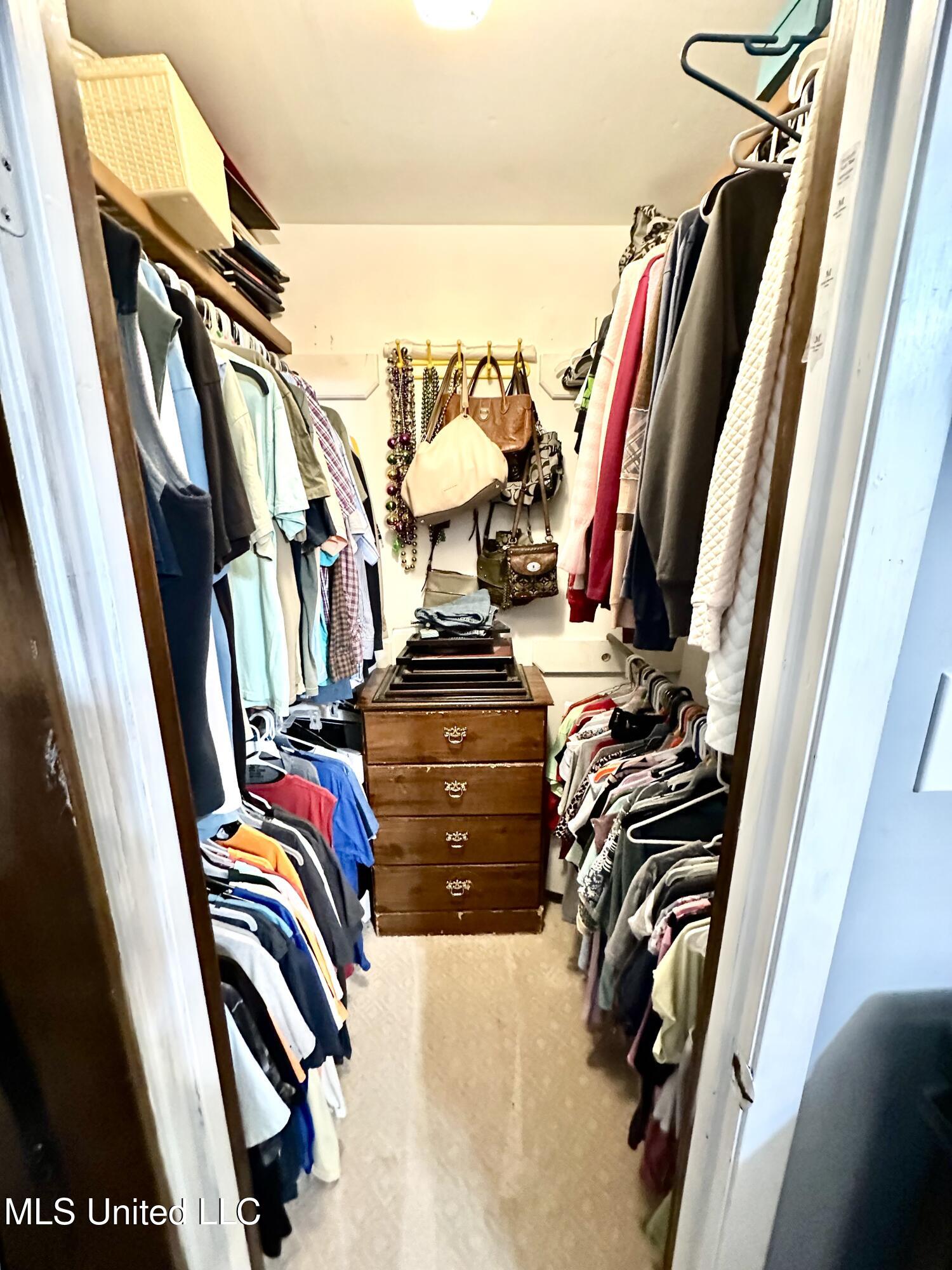 2175 Warren Road Southeast Brookhaven, MS 39601 - Photo 14 of 23 walk in closet