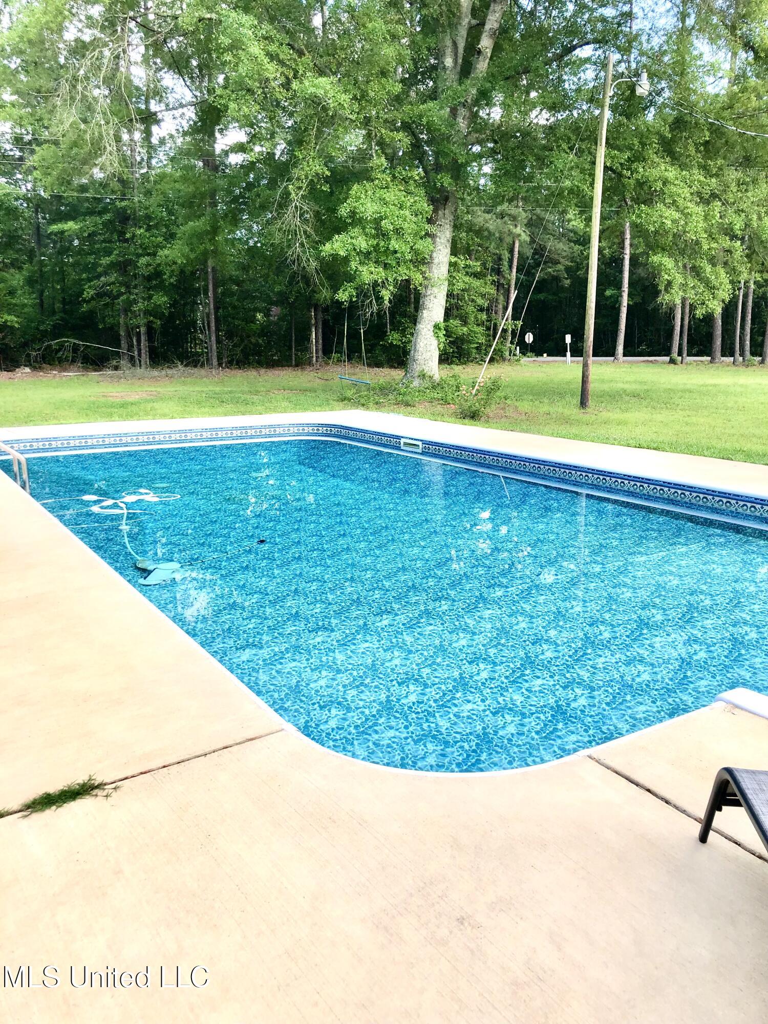 2175 Warren Road Southeast Brookhaven, MS 39601 - Photo 23 of 23 Saltwater pool