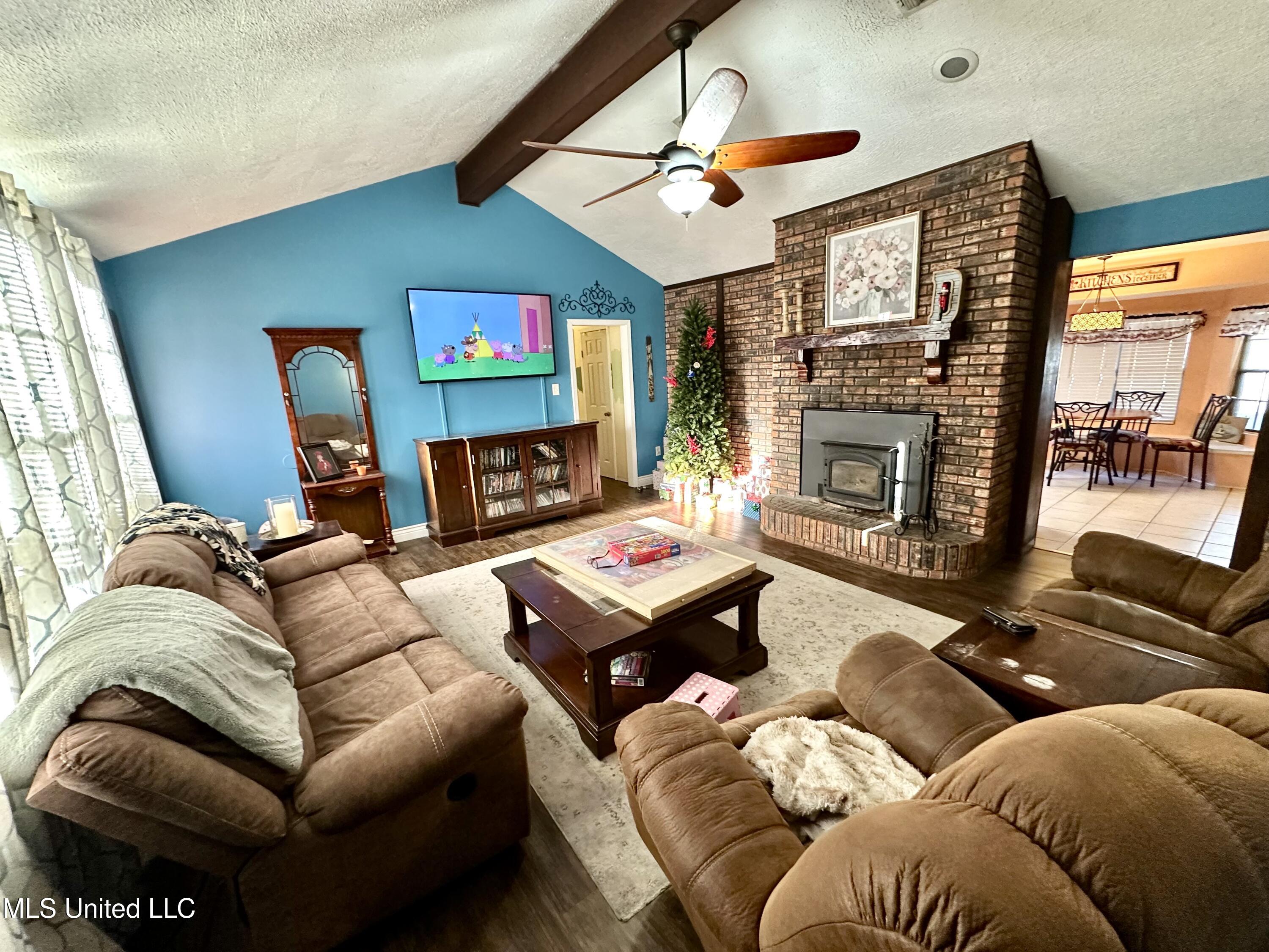 2175 Warren Road Southeast Brookhaven, MS 39601 - Photo 4 of 23 greatroom