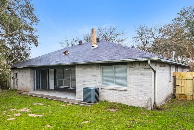 $1,660 | 16319 North Mist Drive, Houston, TX 77073