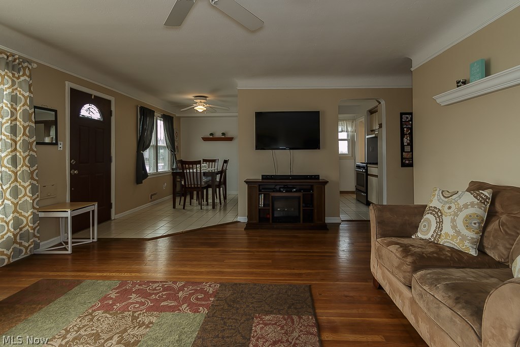 31801 Glenhurst Road Willowick, OH 44095 - Photo 8 of 28