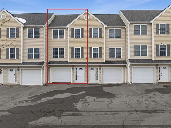 $392,000 | 417 Hildreth Street, Unit 30, Lowell, MA 01850